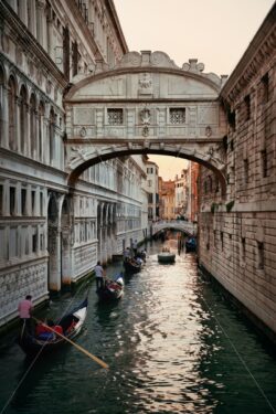 Bridge of Sighs and gondola - Songquan Photography