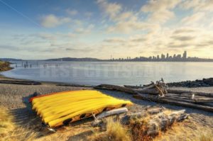 Canoe and Seattle skyline - Songquan Photography