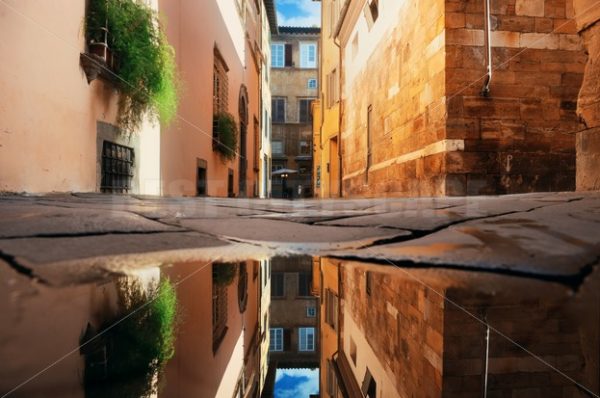 Lucca street reflection - Songquan Photography