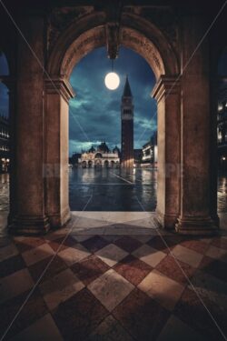 Piazza San Marco hallway night view - Songquan Photography