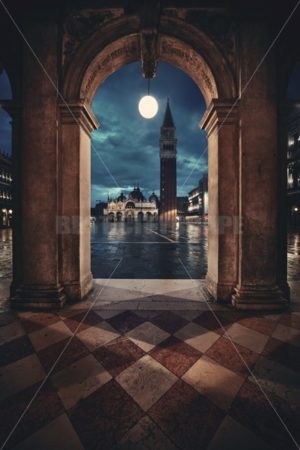Piazza San Marco hallway night view - Songquan Photography