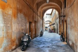 Siena street archway - Songquan Photography