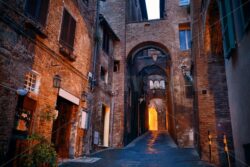 Siena street archway - Songquan Photography