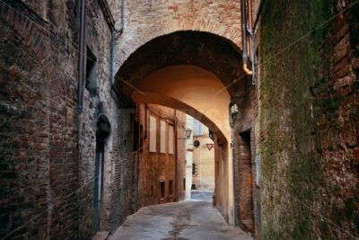 Siena street archway - Songquan Photography