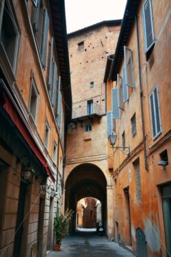 Siena street archway - Songquan Photography