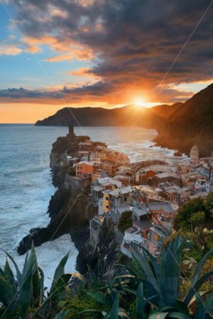 Vernazza sunset in Cinque Terre - Songquan Photography
