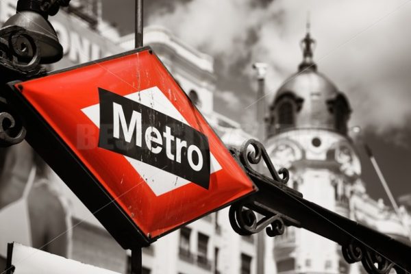 Madrid metro sign in street - Songquan Photography
