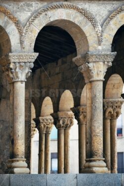 Hallway with pillar in Segovia - Songquan Photography